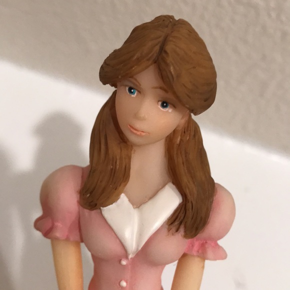 Vintage - A Stroll In The Park - Figurine - Kristin Hackett - Retired 1997 - $35 - Picture 7 of 15